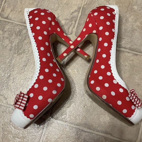 Heels - Picture 6 of 6